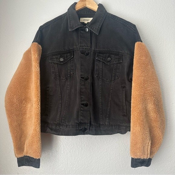 Jak & Rae Saks 5th Ave Tan Sherpa Sleeved Black Denim Trucker Jacket Size Large - Picture 3 of 13